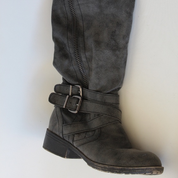 boots - Picture 2 of 4